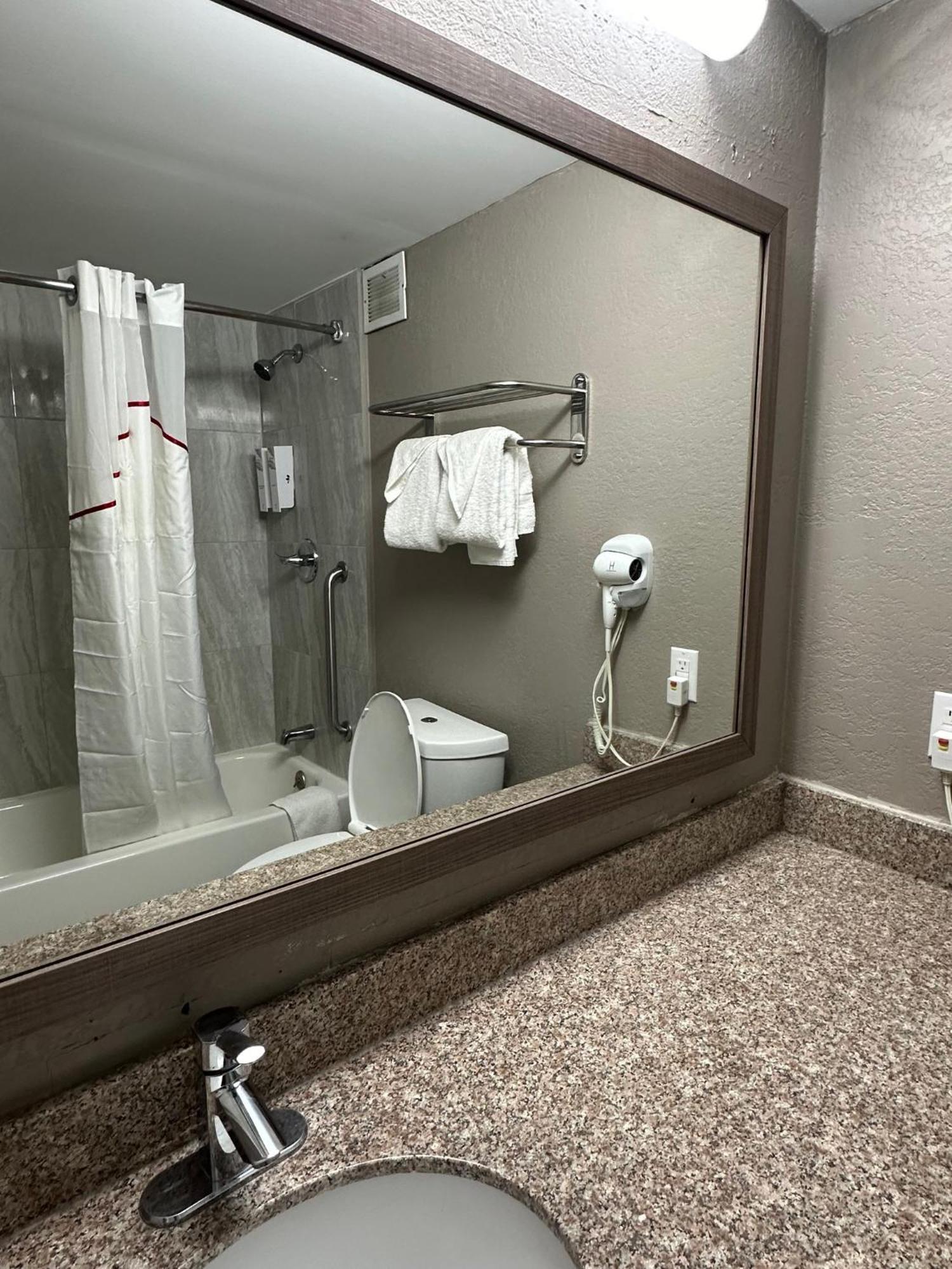 Red Roof Inn Richmond, Va - W Broad St Henrico Extérieur photo
